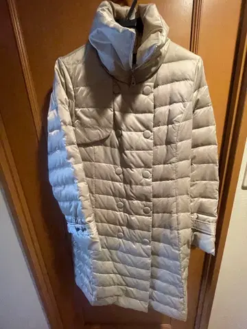 St.Troplhine 베이지 다운 코트