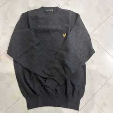 라일&스캇의 둥근넥 캐시미어 니트 스웨터