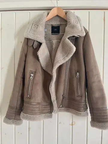 ZARA 베이지 무스탕 코트 L 사이즈