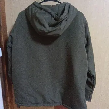 아우터 후드 부착 충전솜 코트