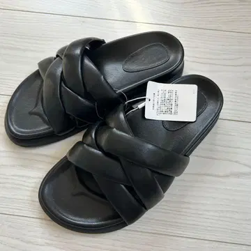 새상품 크로스 벨트 플랫 샌들