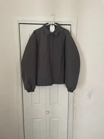 zara 퀼팅 퍼프 자켓 미사용 새상품 m 사이즈 차콜 그레이