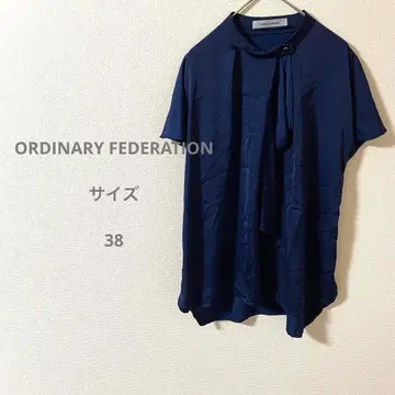 ORDINARY FEDERATION 리본 포함 네이비 숏 슬리브 셔츠