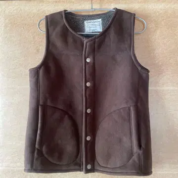 브라운 플리스 슬리브리스 베스트