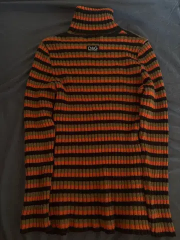 D&G 터틀넥 리브 스웨터