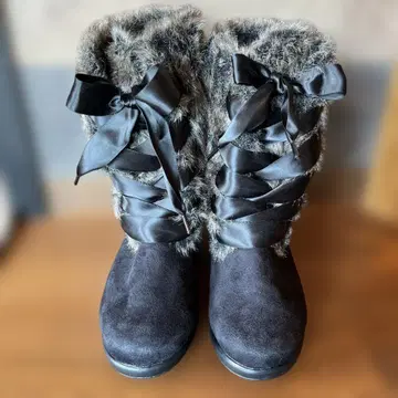 VANS 레이스업 리본 퍼 어그 부츠 블랙 24cm