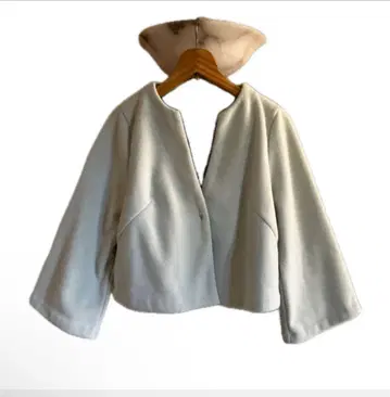 쿠튀르 QTUME 볼레로 자켓 사이즈 38