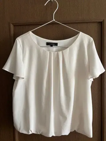 UNTITLED 화이트 반팔 블라우스