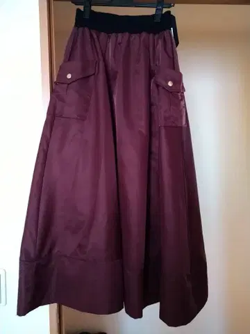 미카레미카레 밀리터리 플레어 스커트 하자 있음