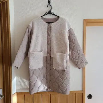 보아 퀼팅 롱 코트 베이지