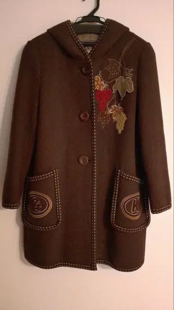 이타리야 후드 부착 코트 브라운 컬러