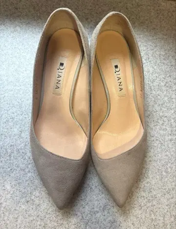 그레이 펌프스 힐 5cm 다이애나