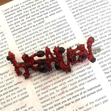 heaven by marc jacobs 헤어핀