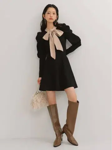 릴리 브라운 보타이 니트 셋업 스커트만 LILY BROWN