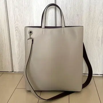 유나이티드 애로우즈의 토트백