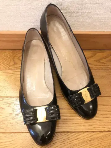 페라가모 바라 리본 펌프스 블랙 36.5