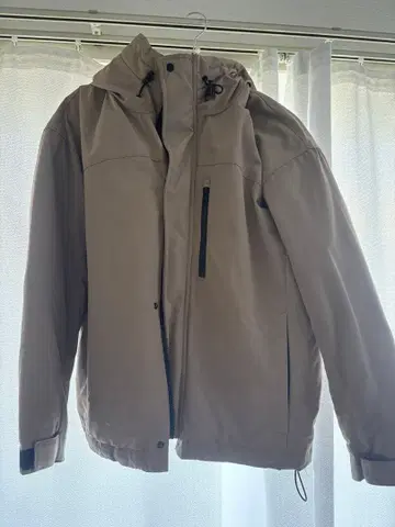 어반 리서치 베이지 다운 자켓 후드 부착