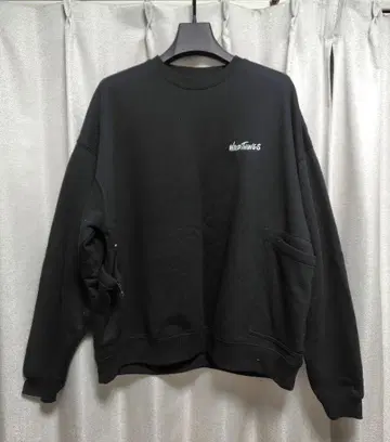 Wild Things 블랙 크루넥 맨투맨