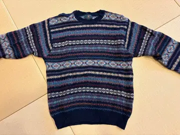 네이비 계열 페어아일 패턴 니트 스웨터