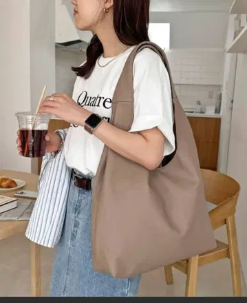 택 포함 새상품 디스코트 쿠타리 라운드 토트백 베이지