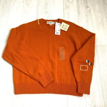 유니클로 아냐 헨드마치 프리미엄 라무 크루넥 스웨터 M 오렌지