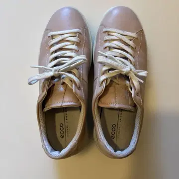 ECCO 베이지 스니커즈