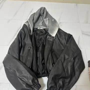 Darich 후드 부착 블랙 가죽 자켓 F