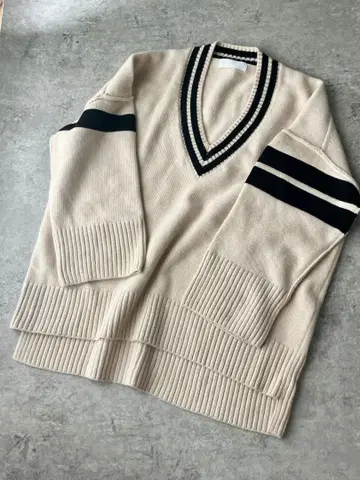 AP STUDIO 라인V넥 오버 풀오버