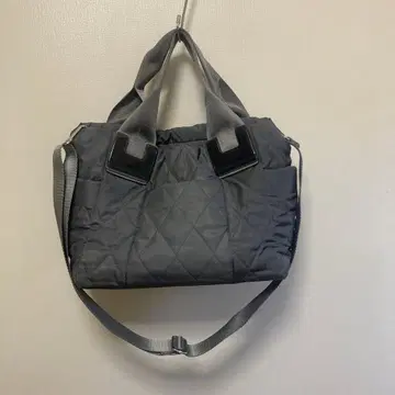 이아 파피요네 퀼팅 백 S (무릎 위 사이즈)