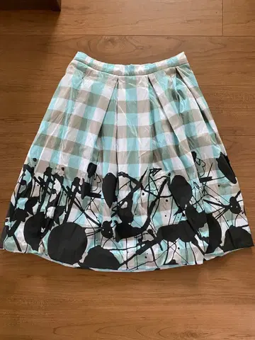 Desigual 데시구알 스카이블루와 블랙 체크 무늬 플레어 스커트