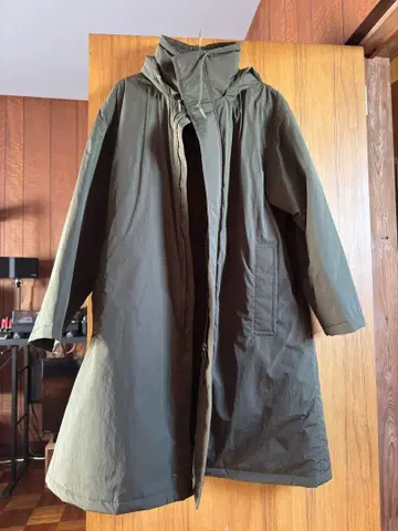 UNIQLO C 후디드 코트 사이즈 M 컬러 올리브