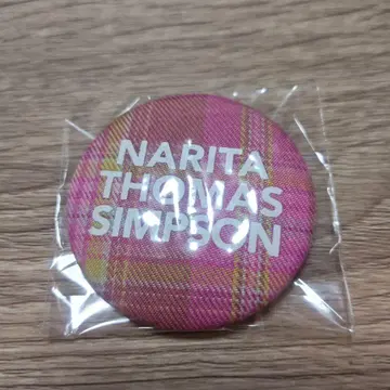 NARITA THOMAS SIMPSON 캔뱃지 핑크 미개봉 새상품