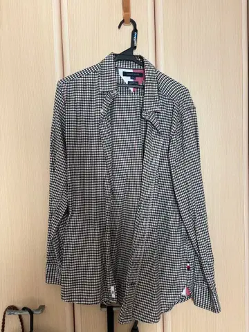 체크 무늬 긴팔 셔츠