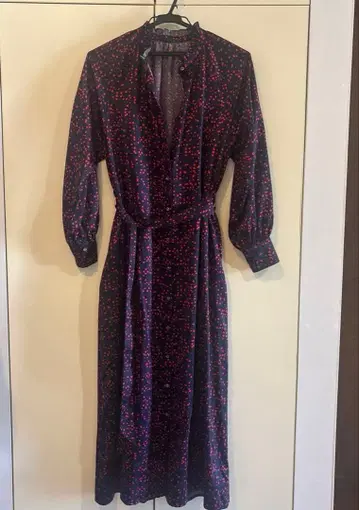 LOUNIE 네이비와 빨간색의 도트 무늬 롱 원피스