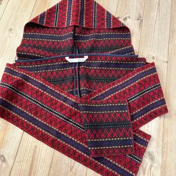 후드 부착 빨간색 스톨