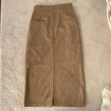 모카 베이지 타이트 스커트 슬릿 포함