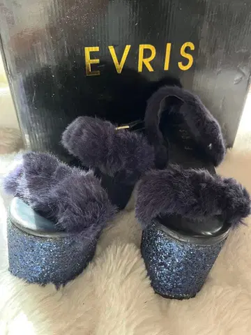 EVRIS 네이비 퍼 플랫폼 샌들 미사용품