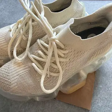 grounds 스니커즈