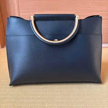 블랙 핸들 포함 토트백