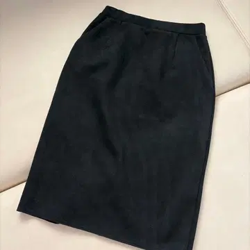 새상품급! 놈브르 임페어 블랙 스웨이드 스커트