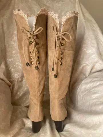 axes femme 프릴 리본 레이스업 보아 롱 부츠 베이지