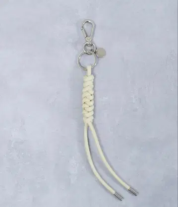 ITTI CRISTY SNAKEKNOT CHARM / STCOW