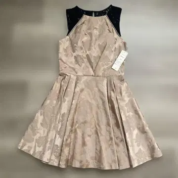 페치 로브 드레스