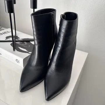 새상품급! 다이애나 23cm 슬림 레그 사이드 지퍼 가죽 부츠