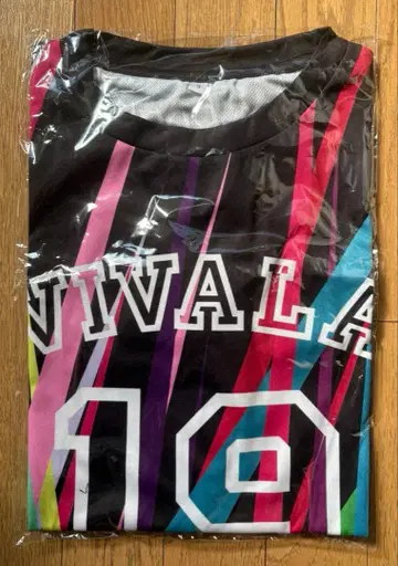 VIVALA 2019 T셔츠 S사이즈 컬러풀 가죽 미사용 새상품