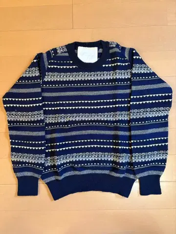 White Mountaineering 노르딕 무늬 크루넥 니트