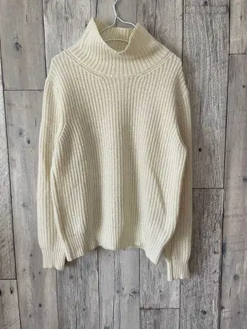 유나이티드 애로우즈 하이넥 니트 프리 사이즈