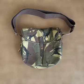 [ Brady ] 카모플라쥬 STOUR