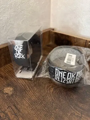 ONE OK ROCK 러버밴드 리스트밴드 워치 2세트