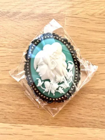 죠죠의 기묘한 모험 카메오 브로치 죠린